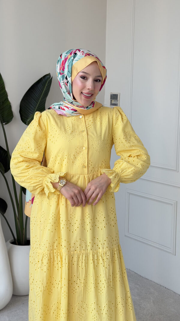 Wholesale fisto broderie layered summer dress in cotton blend for modest fashion.