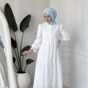 Wholesale fisto broderie layered summer dress in cotton blend for modest fashion.