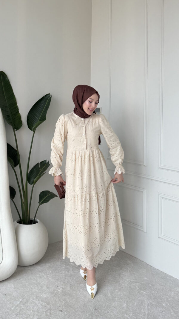 Wholesale fisto broderie layered summer dress in cotton blend for modest fashion.