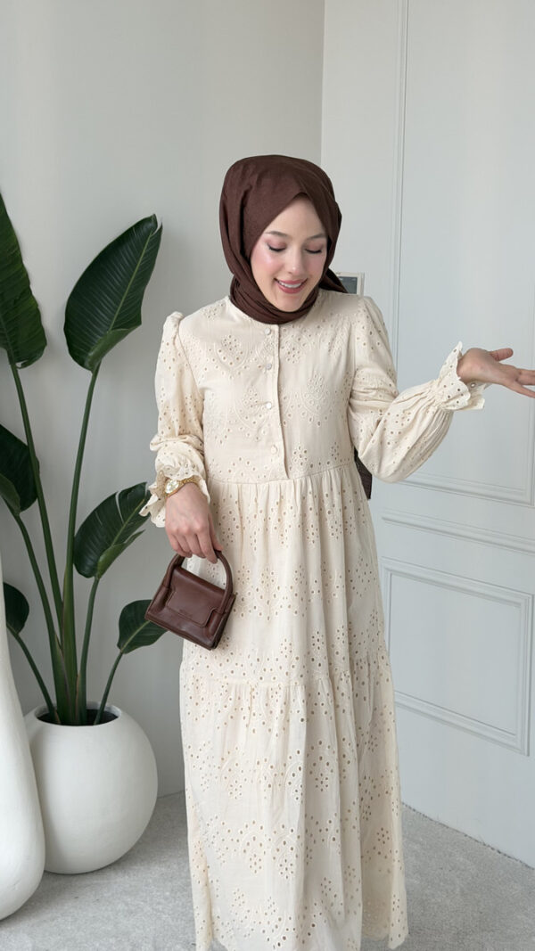 Wholesale fisto broderie layered summer dress in cotton blend for modest fashion.