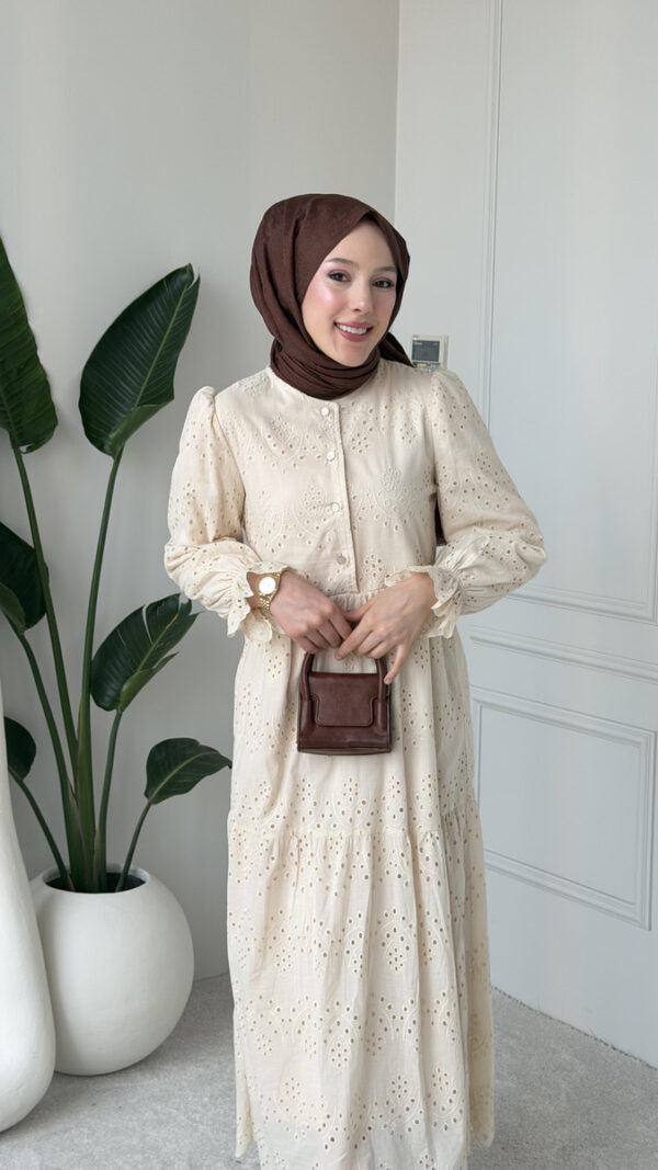 Wholesale fisto broderie layered summer dress in cotton blend for modest fashion.