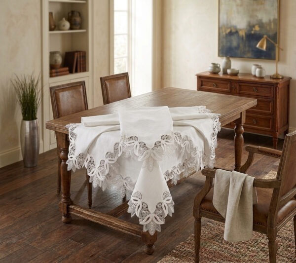 Verdant Elegance wholesale 160x220 cm luxury tablecloth with drooping leaf guipure lace borders for premium events