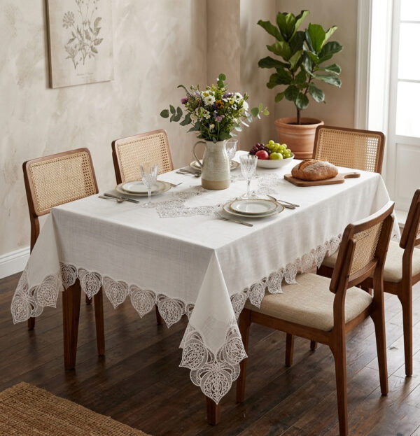 Amour and Linen wholesale 160x220 cm luxury tablecloth with romantic heart guipure lace borders for fine dining setups
