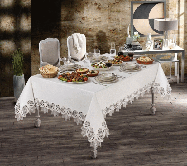 Gardenio Baroque wholesale 160x260 cm luxury linen-look tablecloth with heavy scalloped guipure lace for grand banquet tables